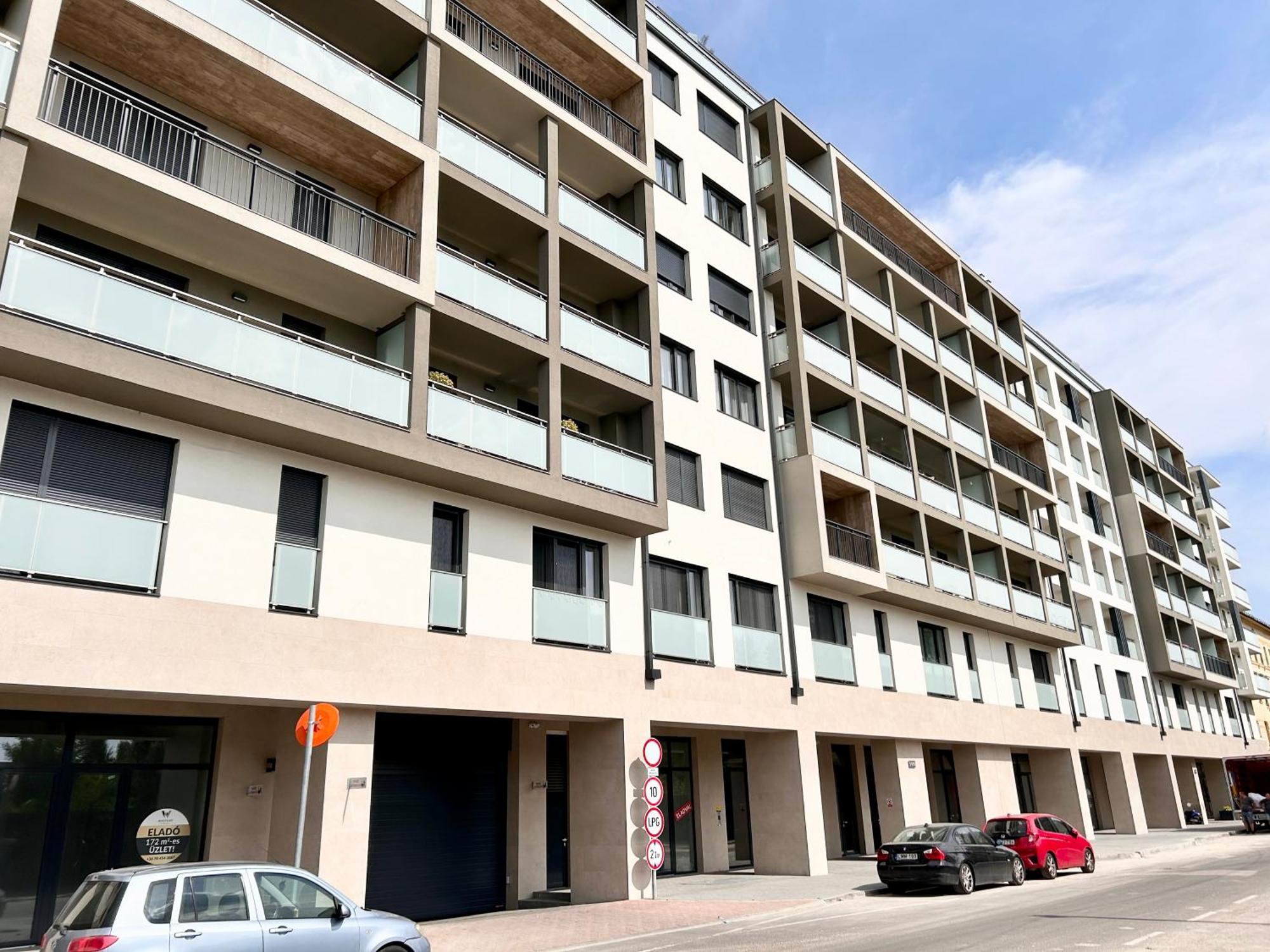 New 2022 Family&Friends Downtown Ac 3Br 2Ba Free Parking Big Balcony Near Metro&Train Station Self Check-In Apt Budapest Exterior foto